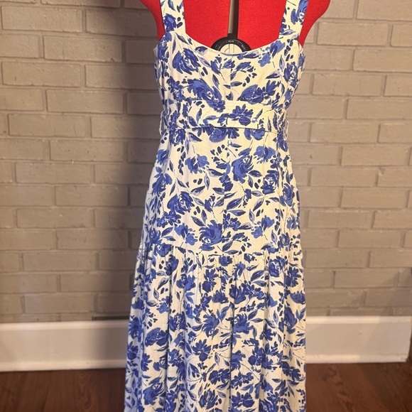 Floral Blue and White Sleeveless boutique Dress size Medium Excellent condition - Picture 2 of 7